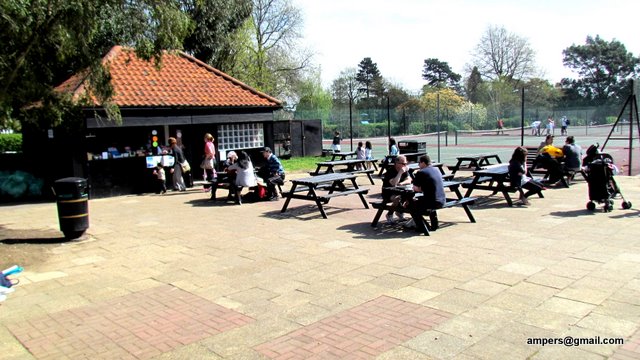 Our last article on open spaces in Finchley N3 is Victoria Park.